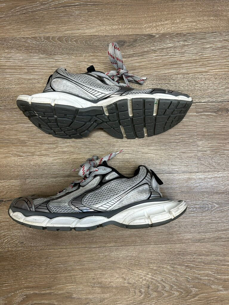 Preowned Balenciaga White grey 3XL Sz.42 (No Box)