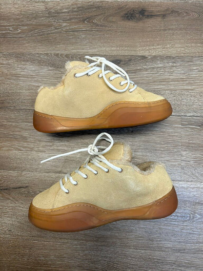 Preowned ERL Vamps Sand size 8