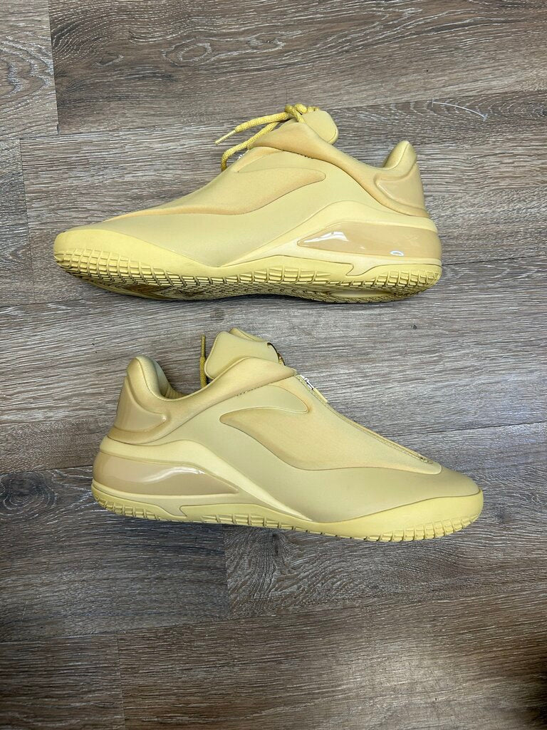 New Shai 001 Butter sz.11(SIGNED BOX)