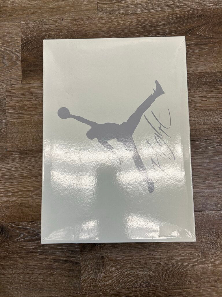 New Jordan 4 Sb Pine Green Sz.9