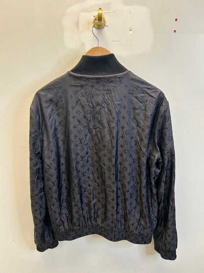 Preowned Louis Vuitton Black Monogram Reversible Zip Size Small
