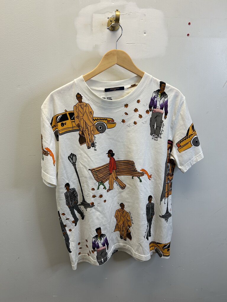 Preowned Louis Vuitton AOP Runway New Walkers Cream Tee sz.L