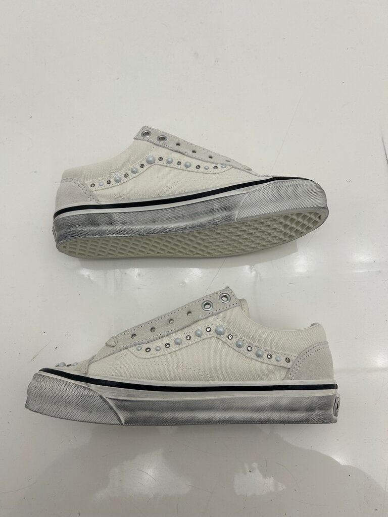 New Vans Pealized Pack White Size 6