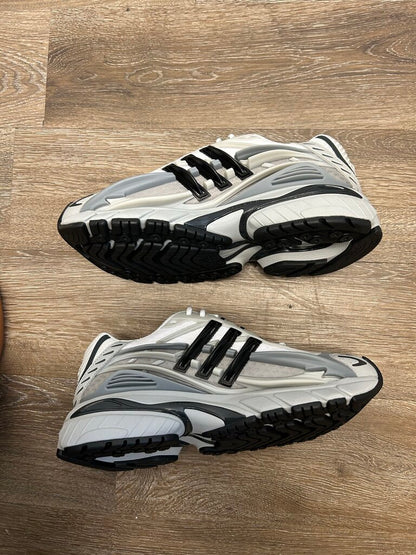 New Adidas Jellyfish Grey size 11