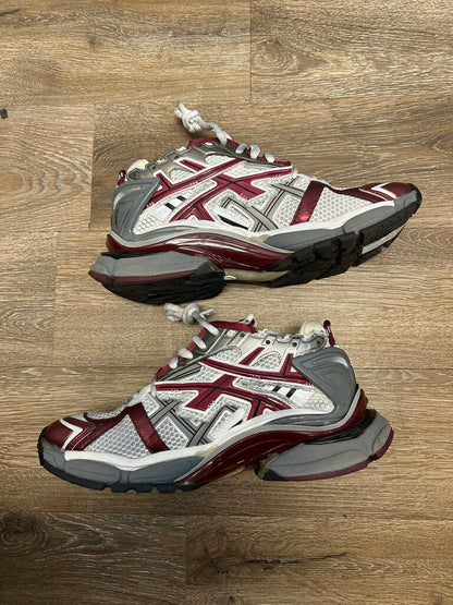 Preowned Balenciaga Runner Burgundy size 42 (no box)