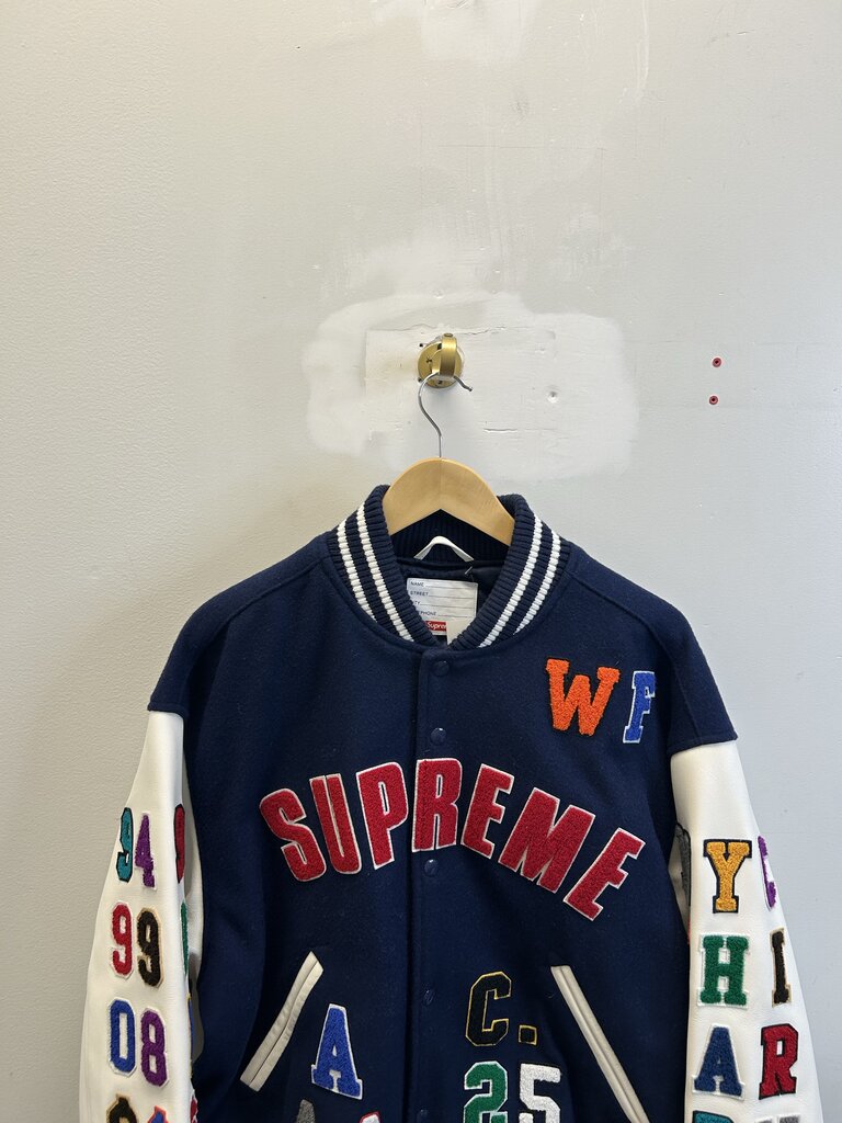 Preowned Supreme Praises Patch Navy Varsity sz.L