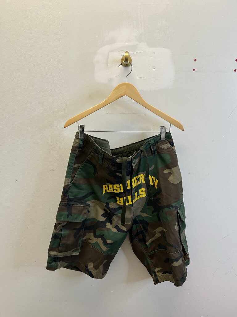 Preowned Gv Gallery Camo Shorts Size Large