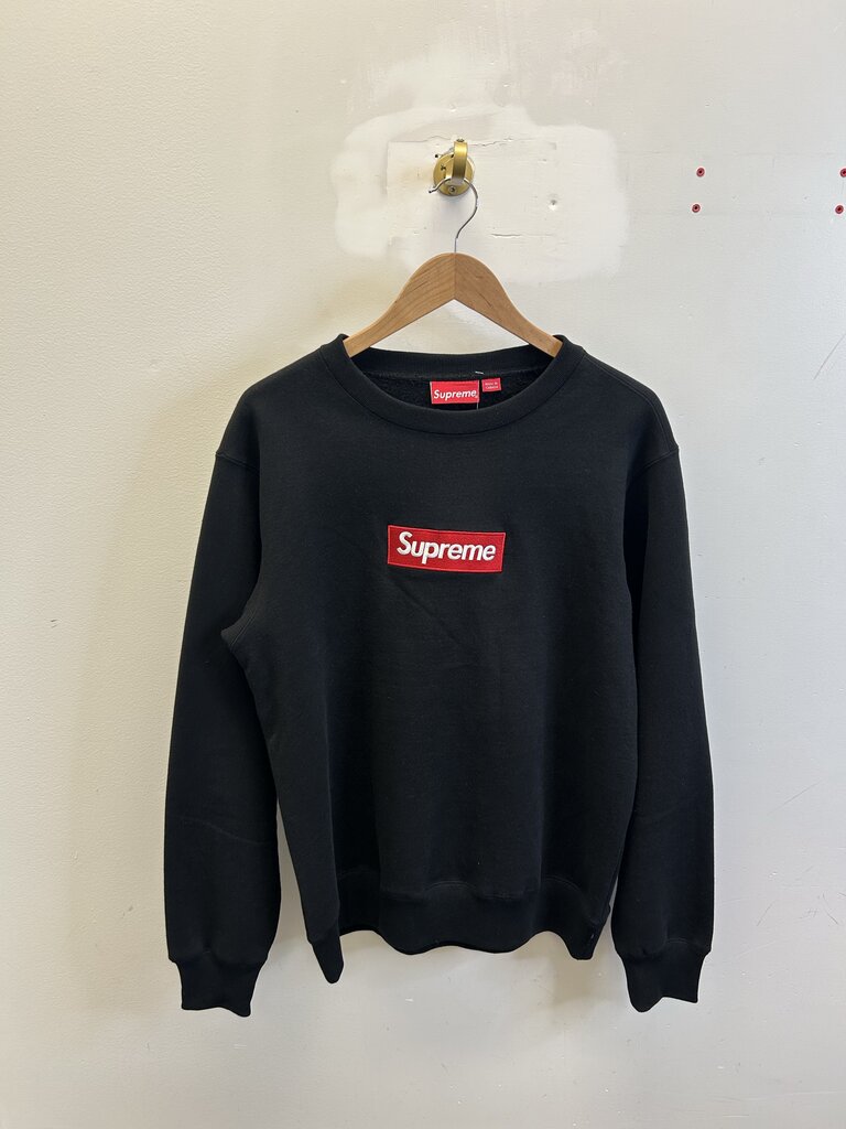 New Supreme Black Red Bogo Crewneck size M