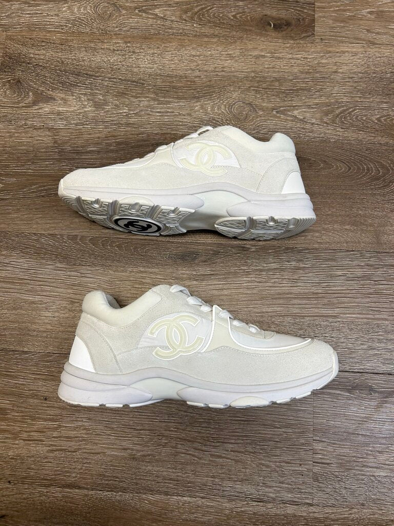Preowned Chanel Triple White Low Trainer sz.45