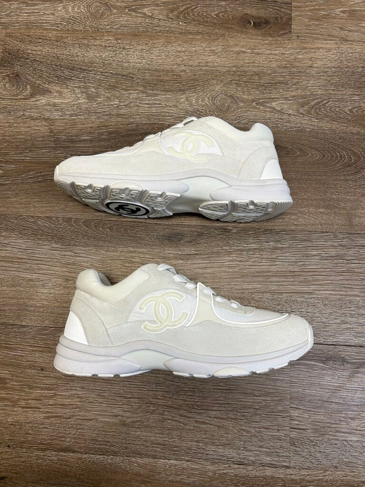 Preowned Chanel Triple White Low Trainer sz.45