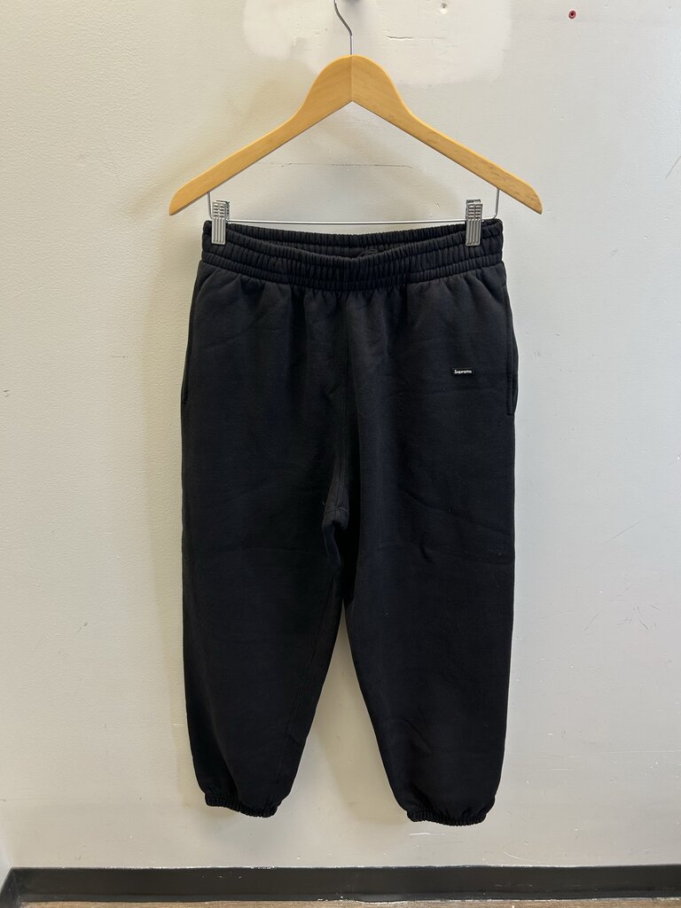 New Supreme Small Box Logo Sweats sz.S