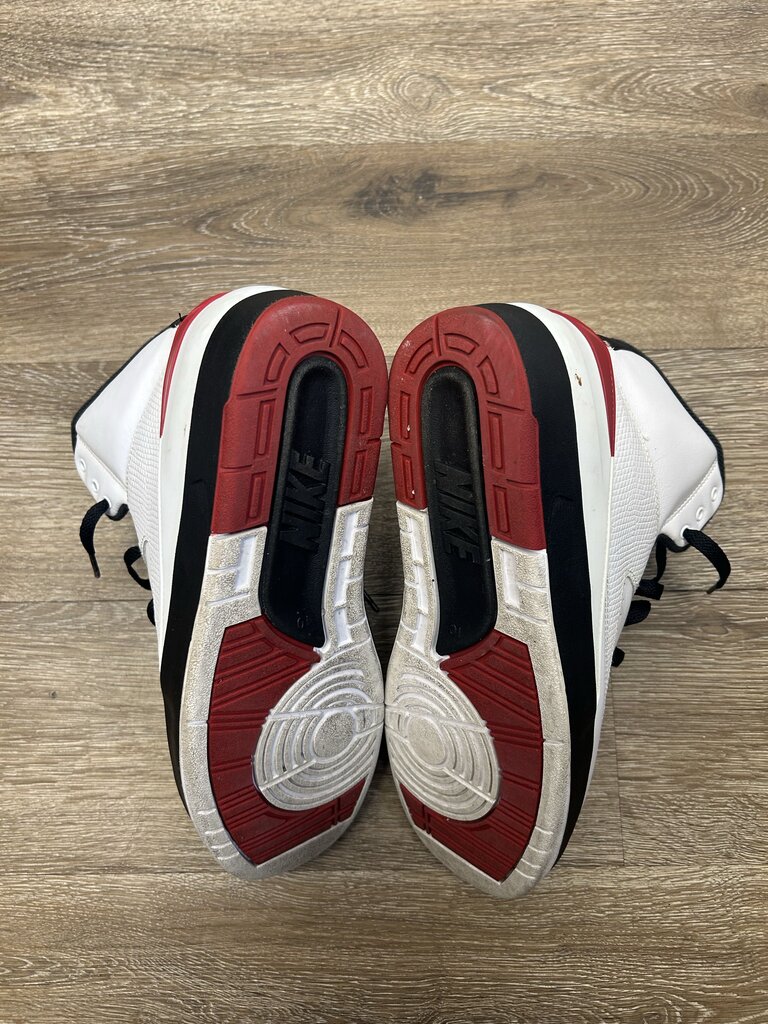 Preowned Jordan 2 OG size 10