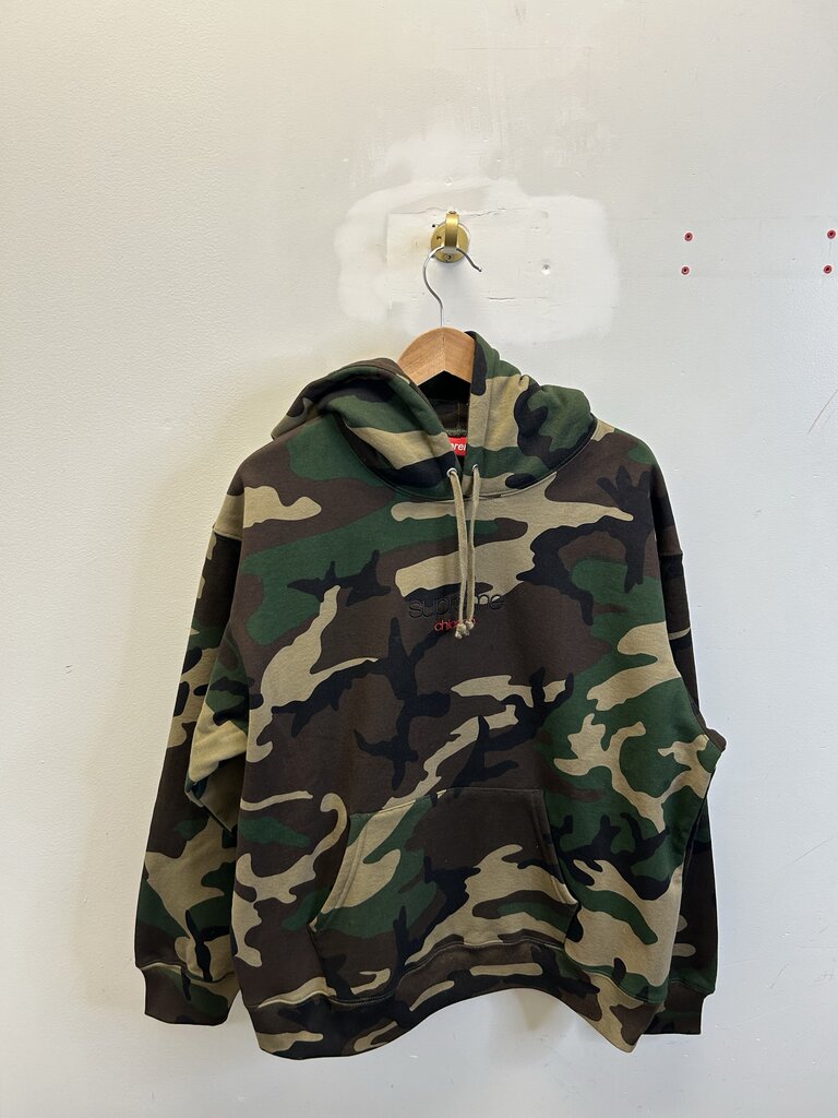 New Supreme Camo Red Chicago Logo Hoodie size L