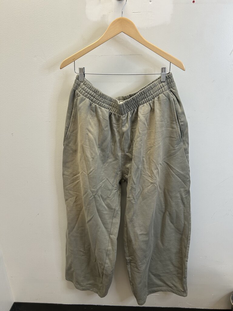 New GV Gallery Blank Fade Wash Green Sweats sz.M