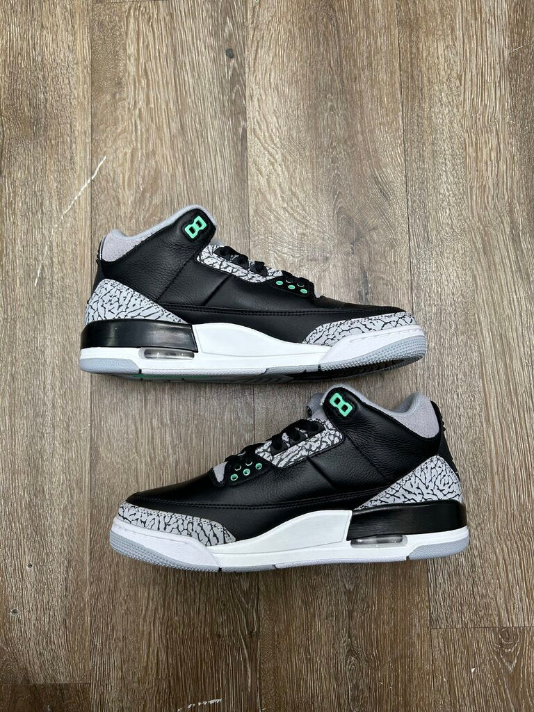 New Jordan 3 Green Glow size 8.5