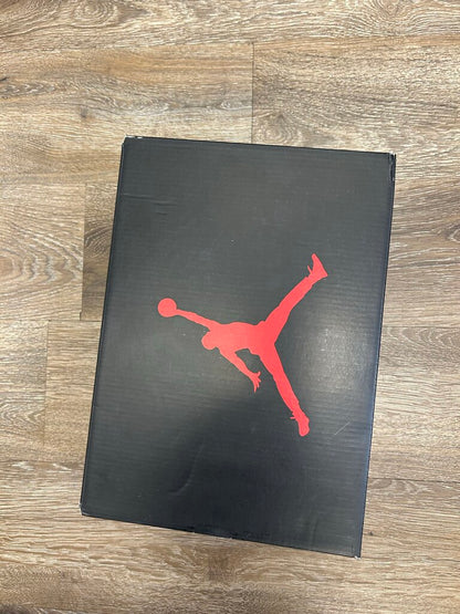New Jordan 5 Metallic Size 6