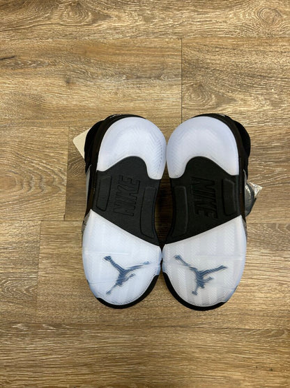 New Jordan 5 Metallic Size 6