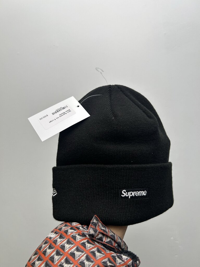 New Supreme red crest beanie