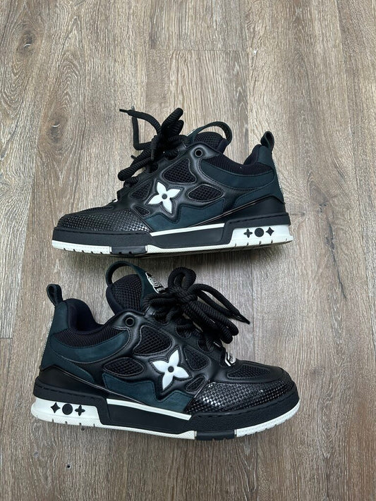 Preowned Louis Vuitton Black White Skate sz.7.5LV(9.5M)