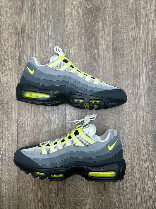Preowned Air Max 95 Neon size 11.5
