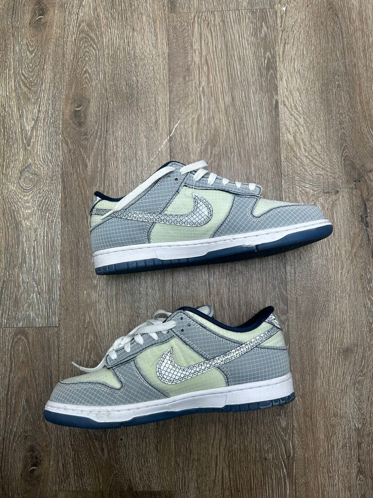 Preowned Nike Dunk Union navy size 8,5