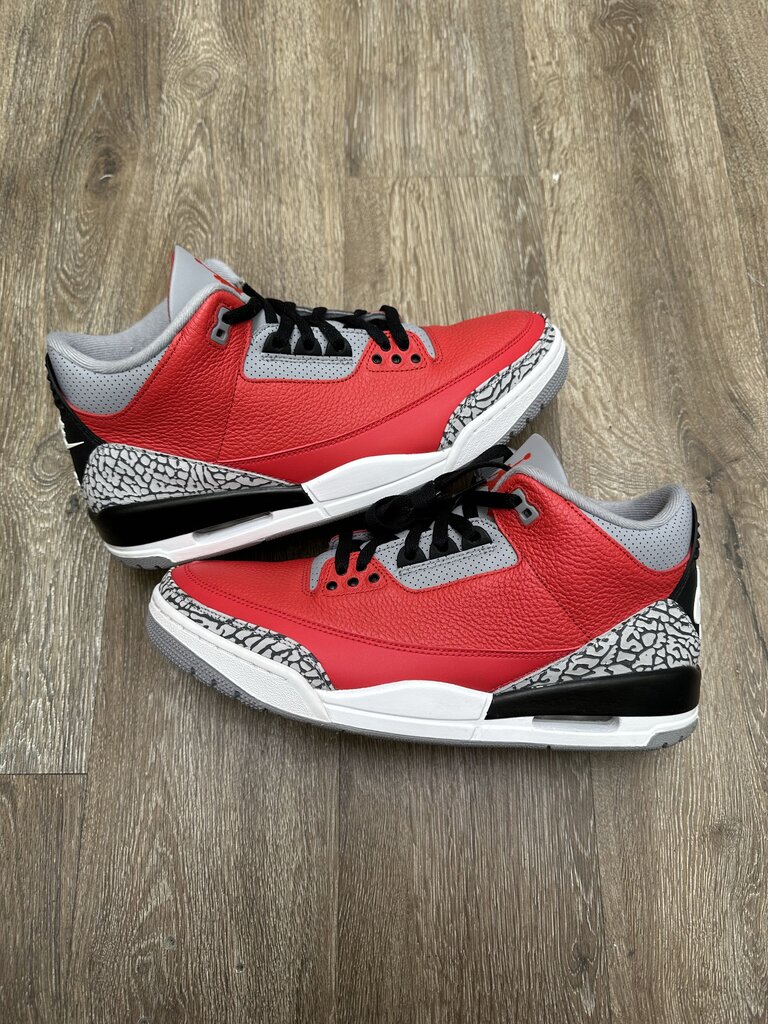 Preowened Jordan 3 Unite size 11.5