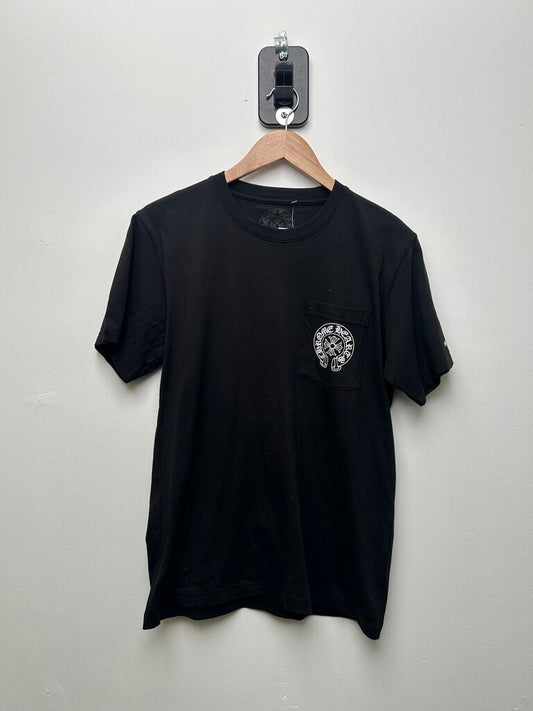 Preowned Chrome Hearts Horseshoe Pocket Logo Black Tee sz.