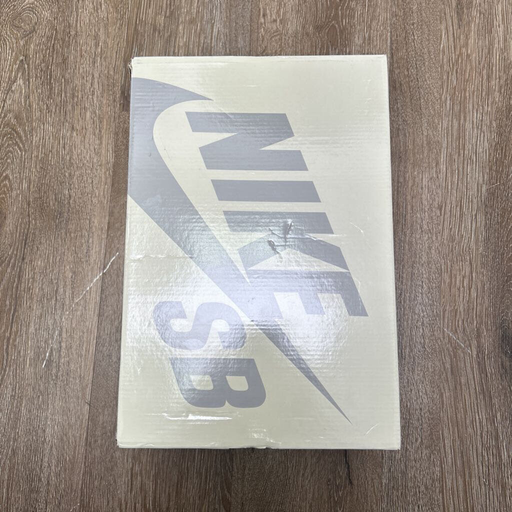 New Nike Supreme SB Black Red Size 11.5