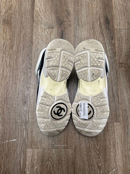 Preowned Chanel Runner White Orange Blue Sz 40.5