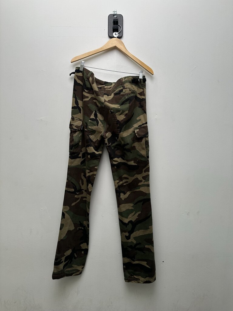 Preowned Balenciaga Camo Slim Cargo sz.48