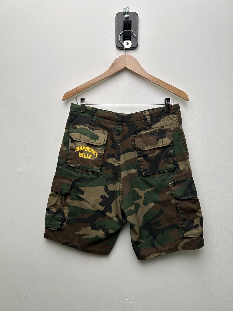 New GV Gallery Camo Raspberry Cargo Shorts size S