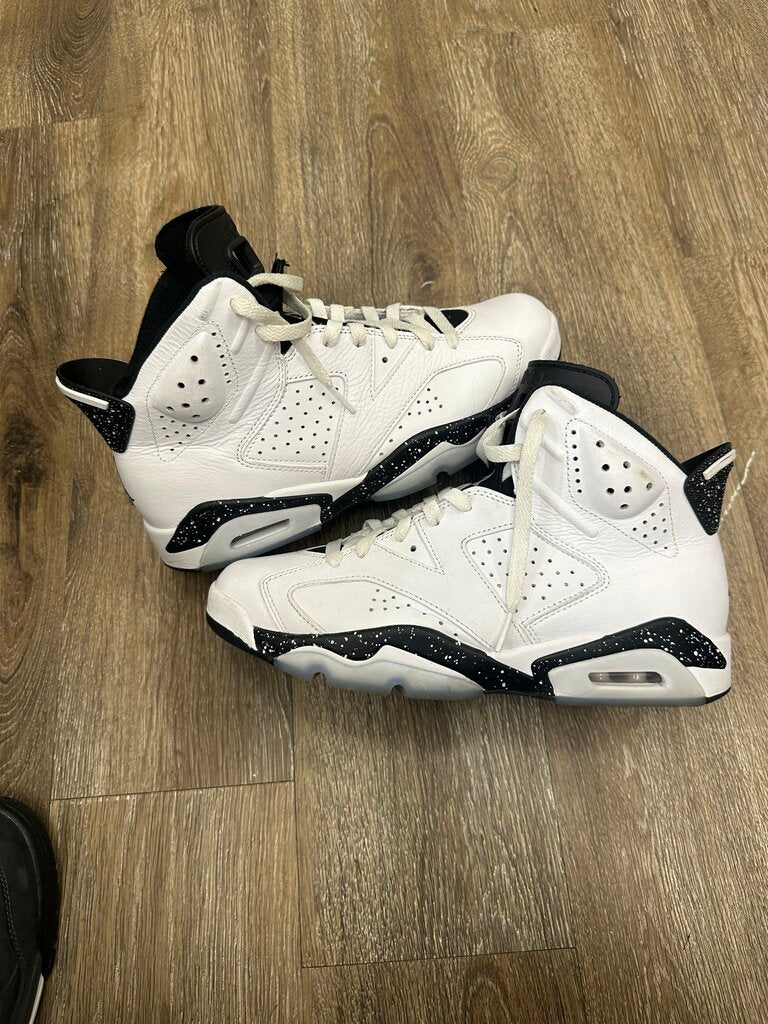 Preowned Jordan 6 Reverse Oreo Sz.9.5