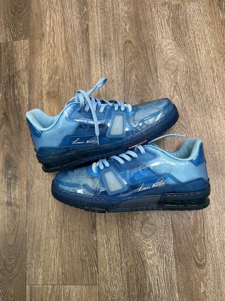 Preowned Louis Vuitton Transparent Blue Sz 7 NO BOX