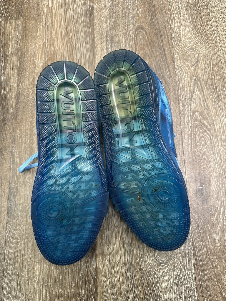 Preowned Louis Vuitton Transparent Blue Sz 7 NO BOX