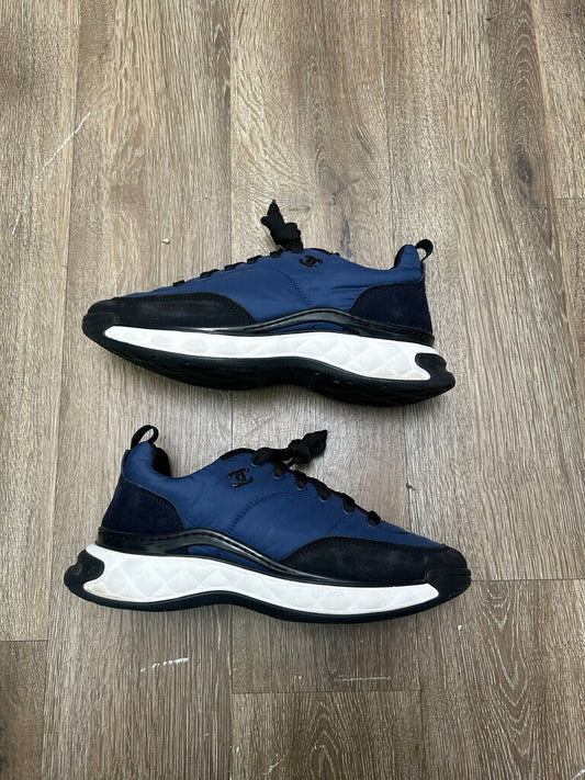 Preowned Chanel Navy mini cc Sneaker sz.42