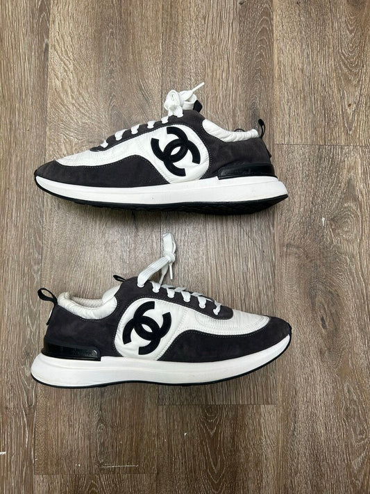 Preowned Chanel White Black Grey CC Sneaker sz.42
