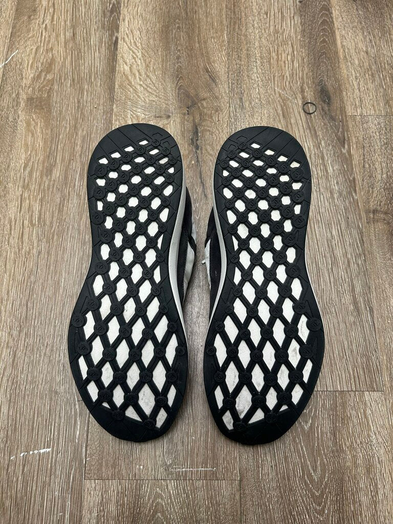 Preowned Chanel White Black Grey CC Sneaker sz.42