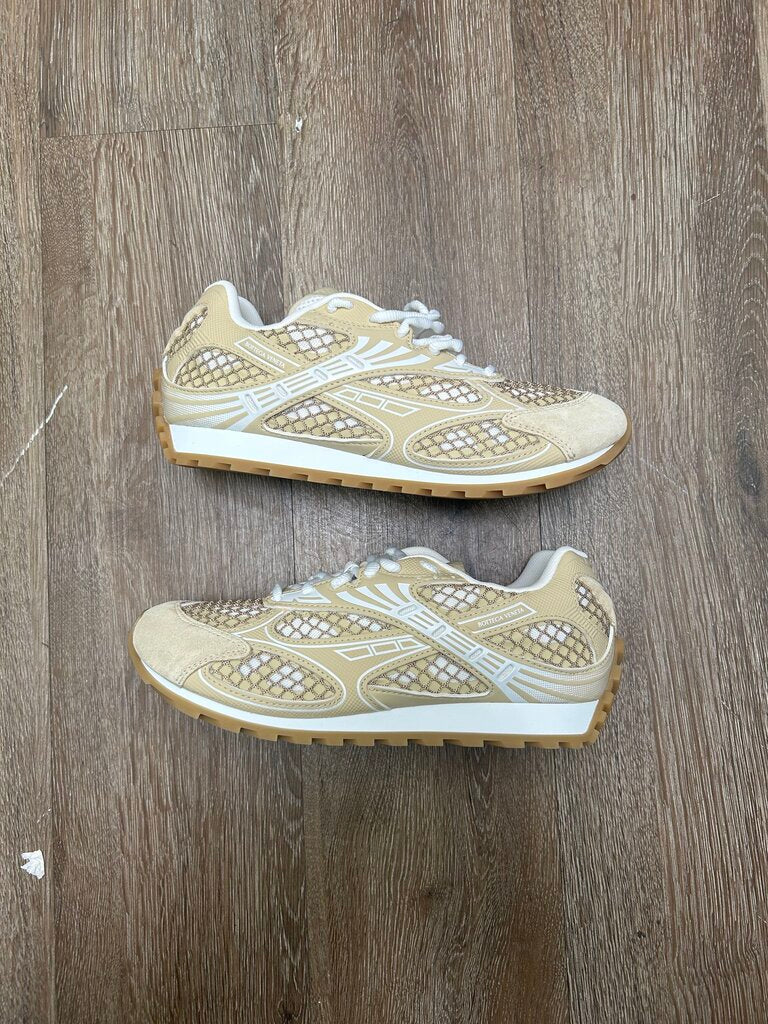 New Bottega Orbit Suede Cream size 39