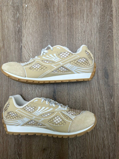 New Bottega Orbit Suede Cream size 40