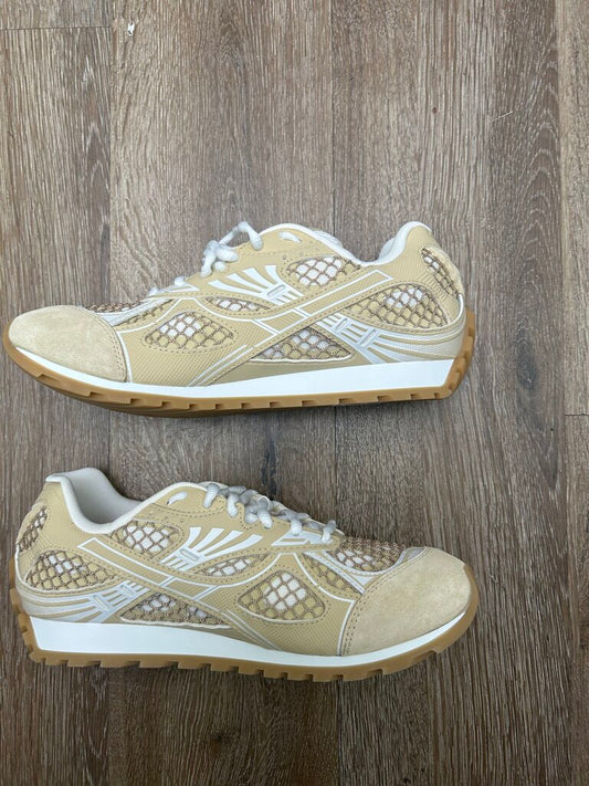 New Bottega Orbit Suede Cream size 40