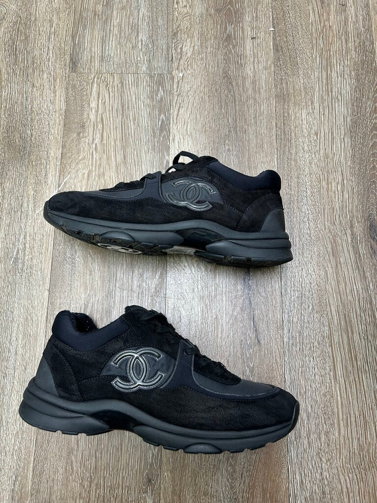 Preowned Chanel Triple Black Runner Size 44