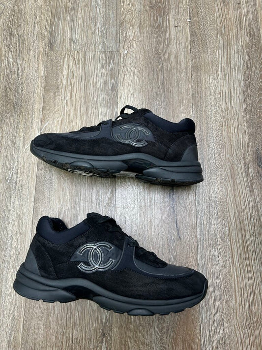 Preowned Chanel Triple Black Runner Size 44