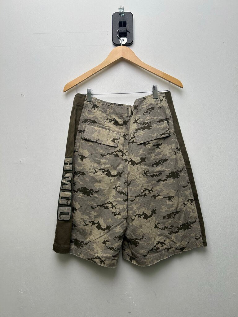 Ne HMDD Camo 3/4 Cargo Shorts Size Small