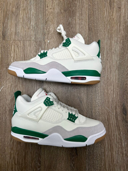 New Jordan 4 SB Pine Green size 8.5