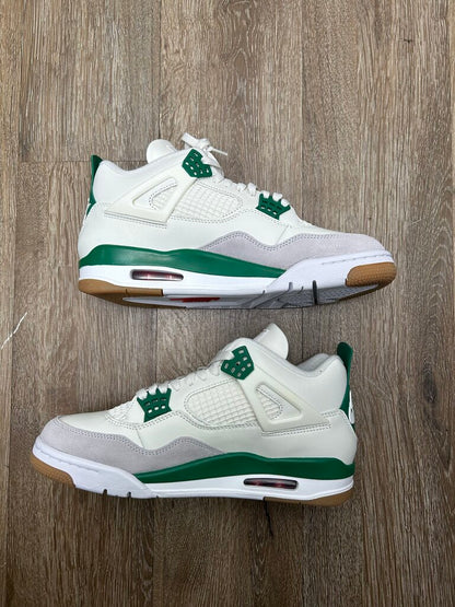 New Jordan 4 SB Pine Green size 8.5