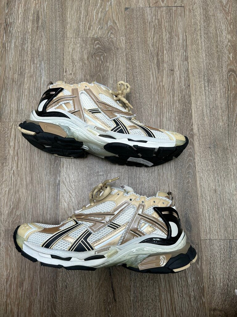 Preowned Balenciaga Runner Gold Cream size 45(no box)