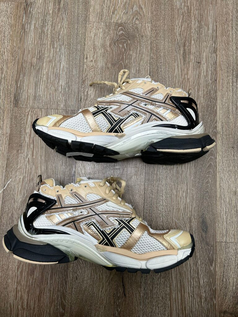 Preowned Balenciaga Runner Gold Cream size 45(no box)