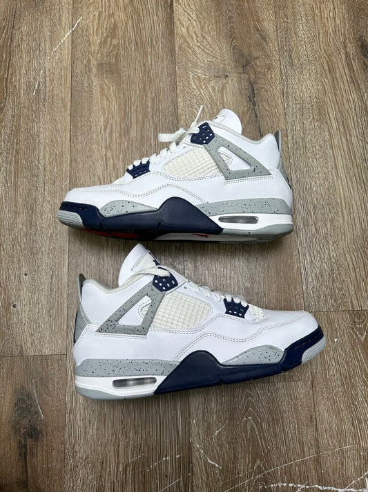Preowned Jordan 4 Midnight Navy sz.8.5