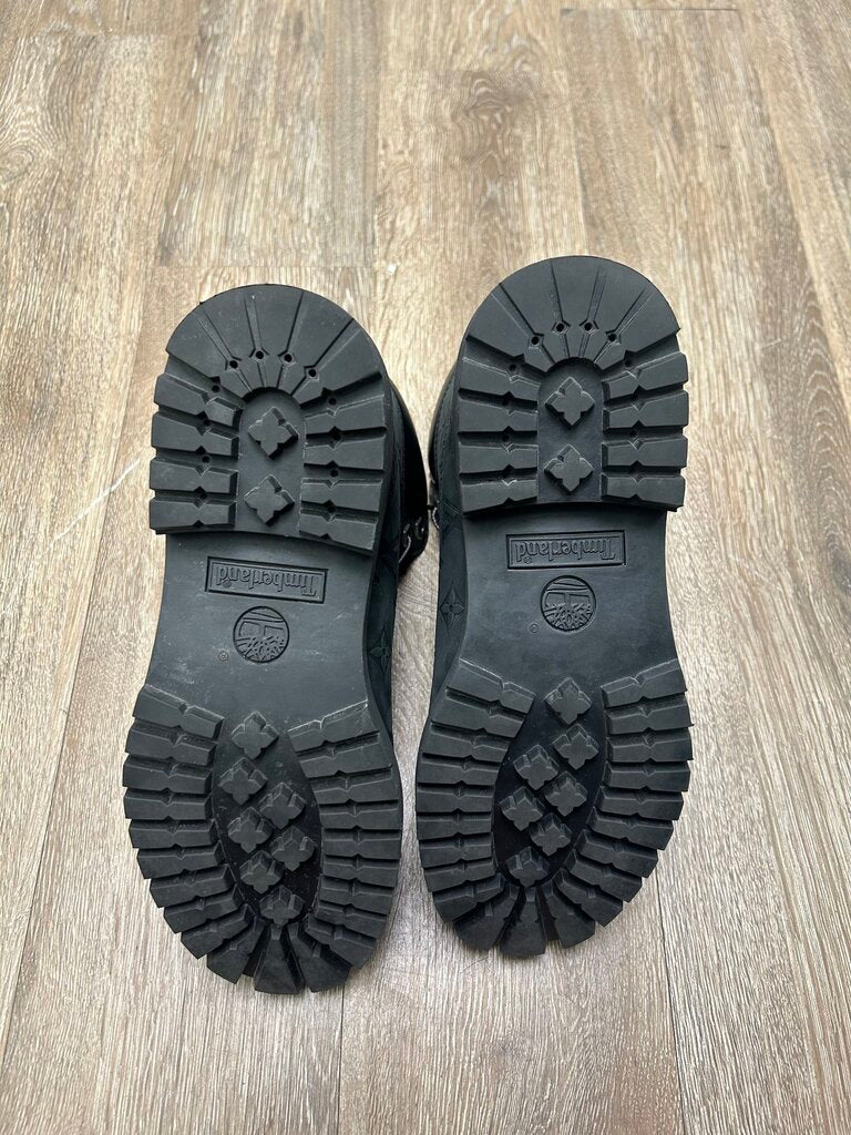 Preowned Louis Vuitton Black Monogram Timberland Sz.9