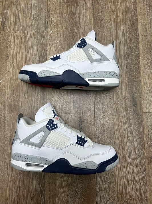 Preowned Jordan 4 Midnight Navy Sz. 9